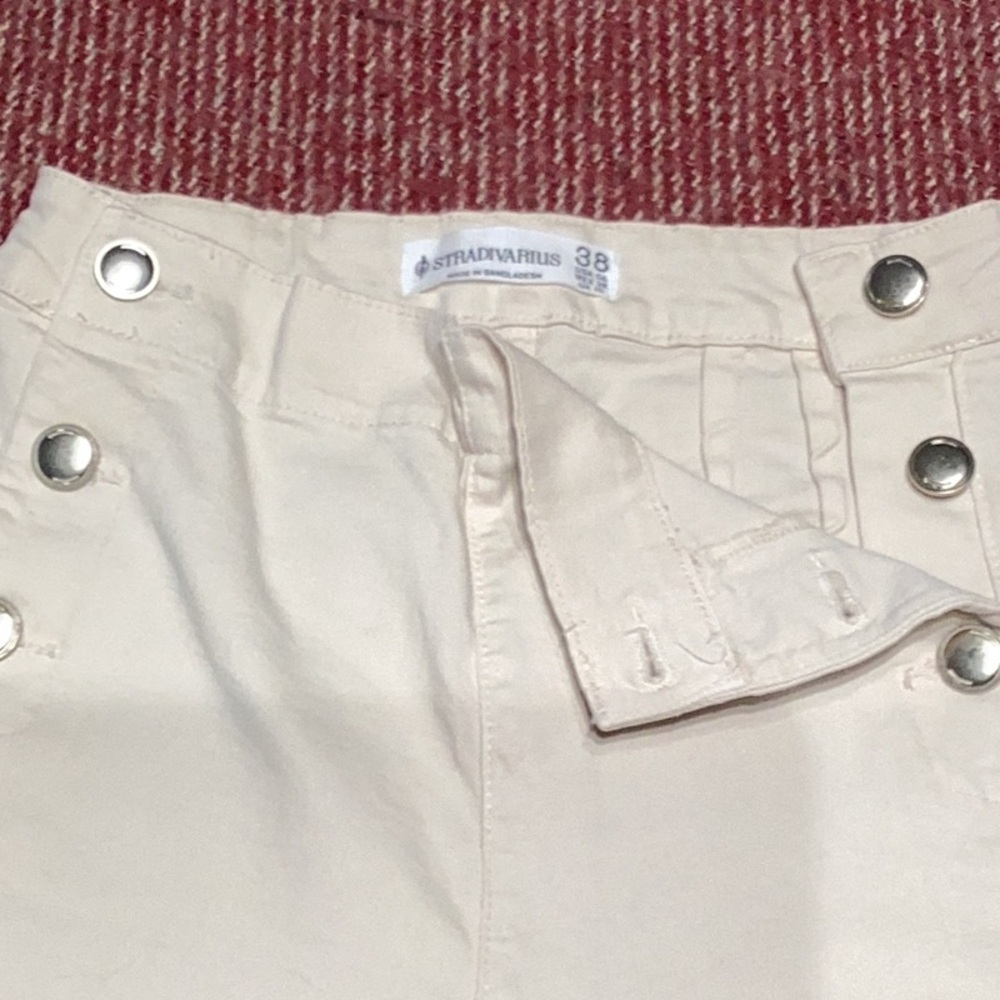 New! Never. Worn. Stradivarius. Button Front Denim. Aprox25”waist. Stretchy